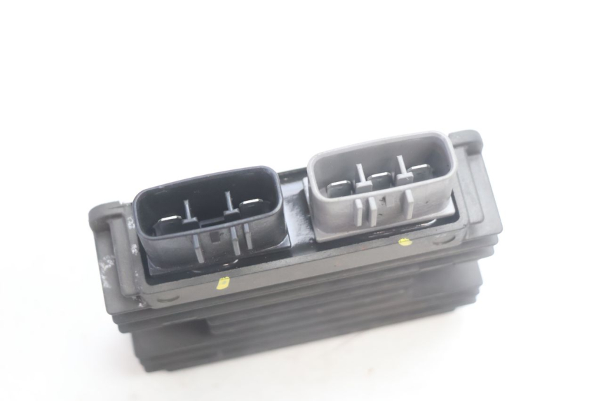 photo de REGLER LICHTMASCHINE PIAGGIO MP3 HPE 530 (2022 - 2026) - Alternative Perspektive