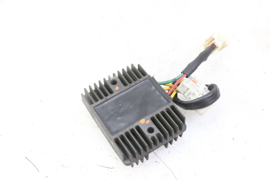 photo de REGLER LICHTMASCHINE PIAGGIO MP3 LT 300 (2010 - 2016) - Detailansicht des Bauteils