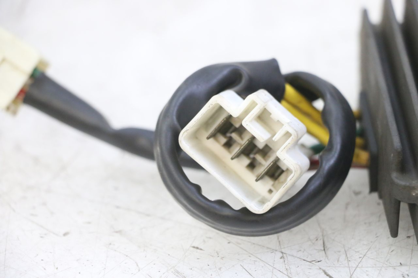 photo de REGLER LICHTMASCHINE PIAGGIO MP3 LT 300 (2010 - 2016) - Gesamtansicht des Produkts