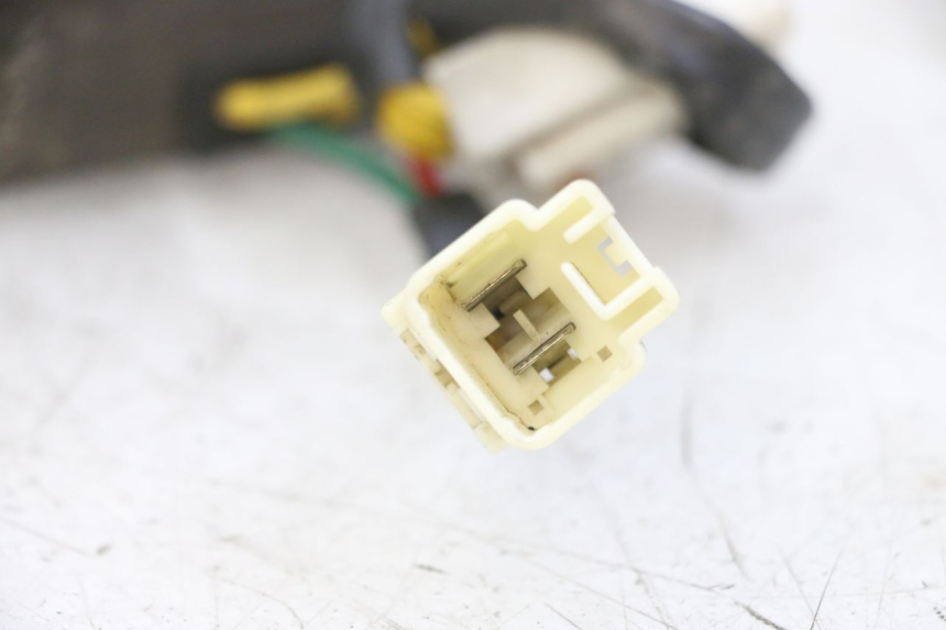 photo de REGLER LICHTMASCHINE PIAGGIO MP3 LT 300 (2010 - 2016) - Details der Befestigungspunkte