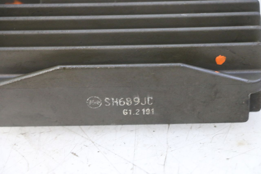 photo de SPANNUNGSREGLER PIAGGIO MP3 LT 300 (2010 - 2016) - Gesamtansicht des Produkts