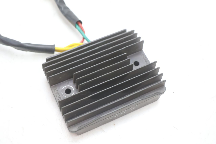 photo de SPANNUNGSREGLER PIAGGIO MP3 LT 300 (2010 - 2016) - Detailansicht des Bauteils