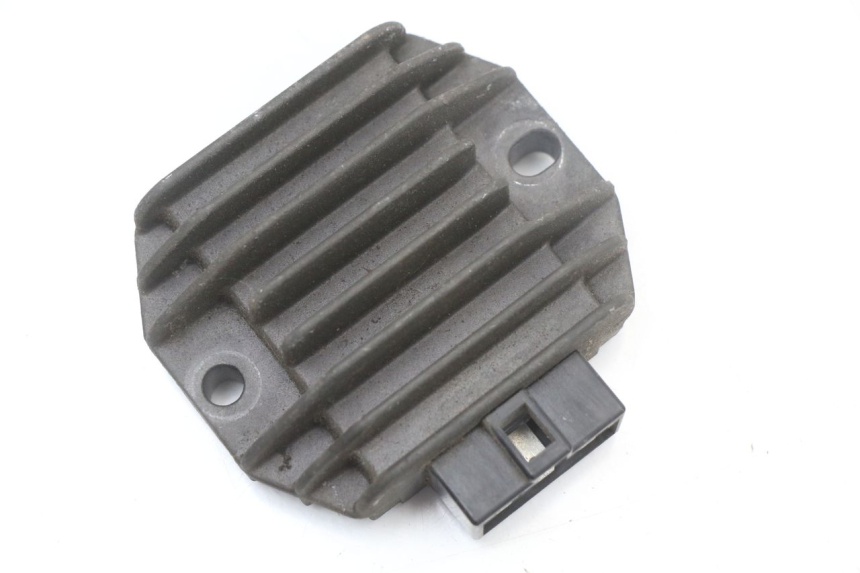 photo de SPANNUNGSREGLER PIAGGIO MP3 125 (2006 - 2014) - Hauptansicht