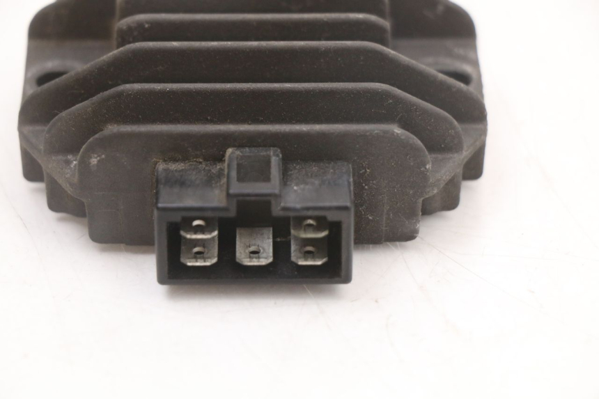 photo de SPANNUNGSREGLER PIAGGIO MP3 125 (2006 - 2014) - Detailansicht des Bauteils