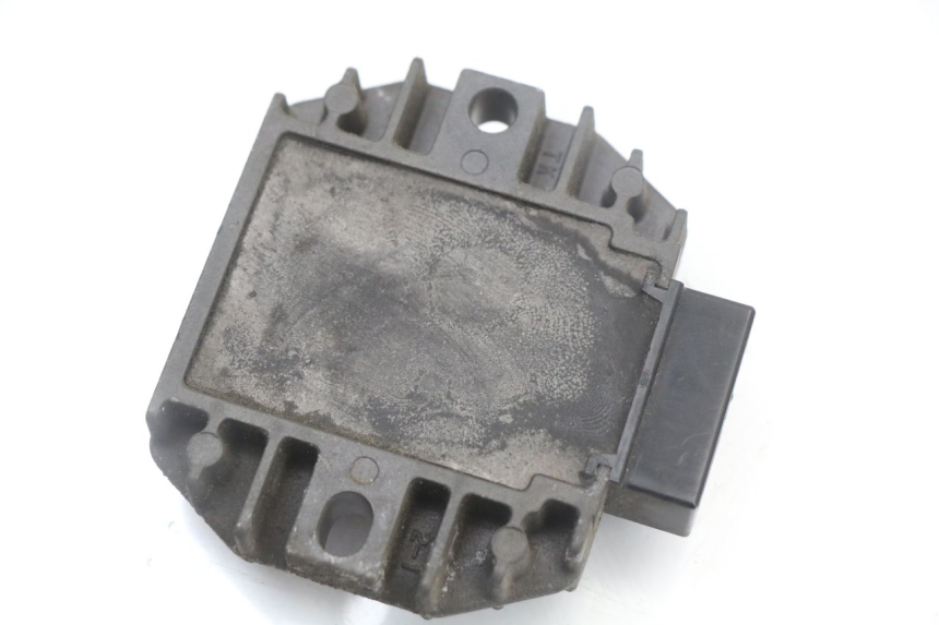 photo de SPANNUNGSREGLER PIAGGIO MP3 125 (2006 - 2014) - Technische Nahaufnahme