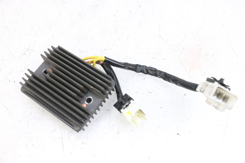 photo de SPANNUNGSREGLER PIAGGIO MP3 500 (2014 - 2017) - Alternative Perspektive