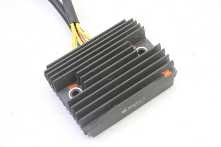 photo de LICHTMASCHINENREGLER PIAGGIO MP3 RL 250 (2006 - 2010) - Detailansicht des Bauteils