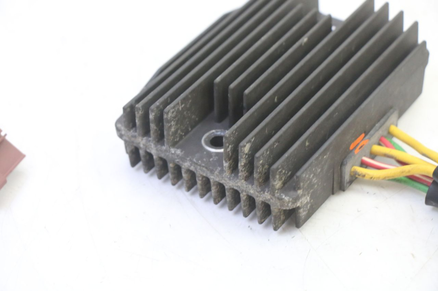 photo de LICHTMASCHINENREGLER PIAGGIO MP3 RL 250 (2006 - 2010) - Alternative Perspektive