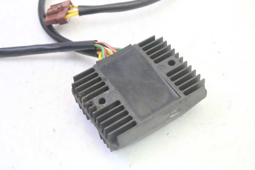 photo de LICHTMASCHINENREGLER PIAGGIO MP3 RL 250 (2006 - 2010) - Details der Befestigungspunkte