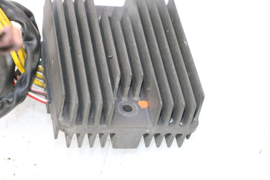 photo de LICHTMASCHINENREGLER PIAGGIO MP3 RL 250 (2006 - 2010) - Zoom auf Gebrauchszustand