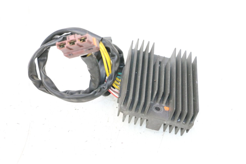 photo de LICHTMASCHINENREGLER PIAGGIO MP3 RL 250 (2006 - 2010) - Details der Befestigungspunkte