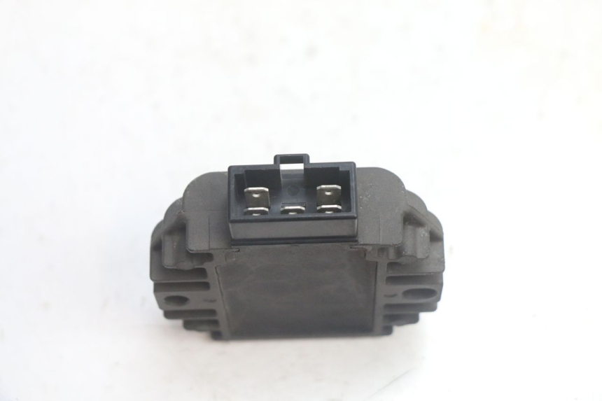 photo de SPANNUNGSREGLER PIAGGIO MP3 125 (2006 - 2014) - Zoom auf Gebrauchszustand