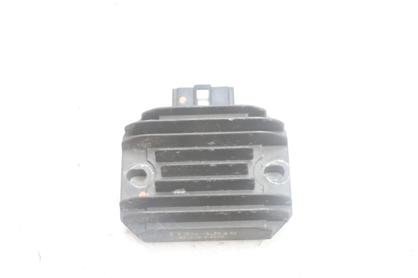 photo de SPANNUNGSREGLER PIAGGIO MP3 125 (2006 - 2014) - Hauptansicht