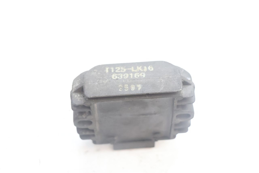 photo de SPANNUNGSREGLER PIAGGIO MP3 125 (2006 - 2014) - Alternative Perspektive