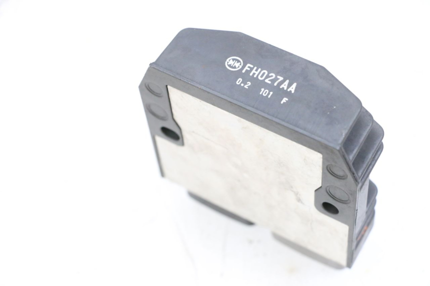 photo de REGLER LICHTMASCHINE YAMAHA MT-07 MT07 ABS 700 (2018 - 2020) - Detailansicht des Bauteils