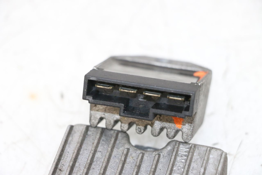 photo de LICHTMASCHINENREGLER PIAGGIO NEW TYPHOON 50 (2018 - 2021) - Details der Befestigungspunkte