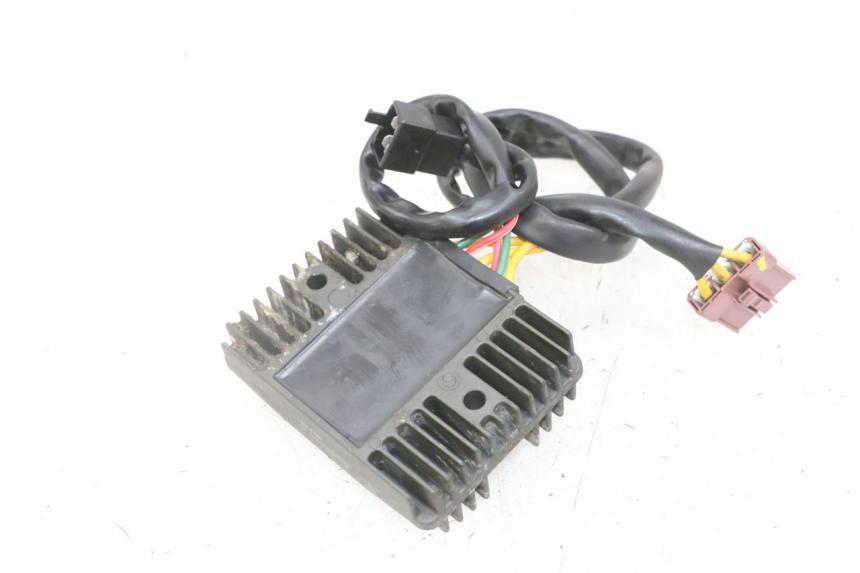 photo de SPANNUNGSREGLER GILERA NEXUS 125 (2009 - 2013) - Details der Befestigungspunkte