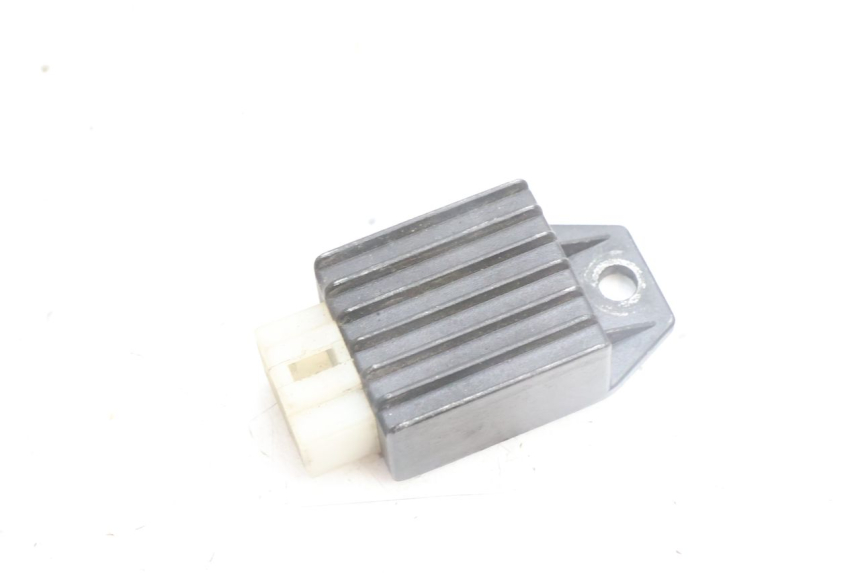 photo de SPANNUNGSREGLER JM MOTORS OLDIES 4T 50 (2010 - 2020) - Hauptansicht