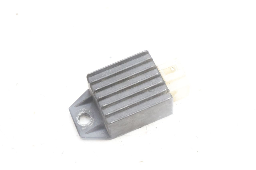 photo de SPANNUNGSREGLER JM MOTORS OLDIES 4T 50 (2010 - 2020) - Detailansicht des Bauteils
