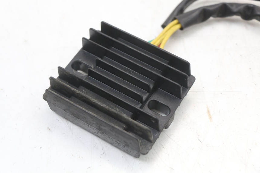 photo de REGLER LICHTMASCHINE PEUGEOT BELVILLE 125 (2017 - 2021) - Detailansicht des Bauteils