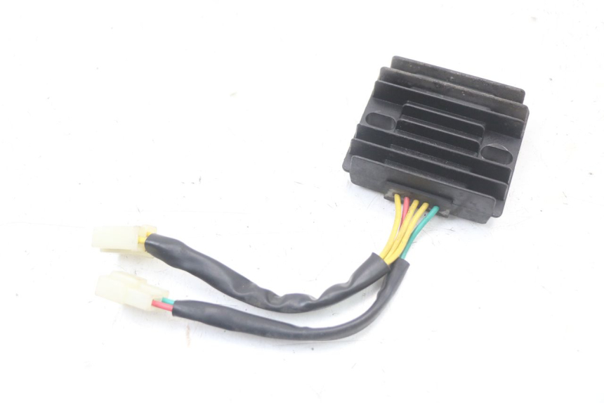 photo de REGLER LICHTMASCHINE PEUGEOT BELVILLE 125 (2017 - 2021) - Zoom auf Gebrauchszustand