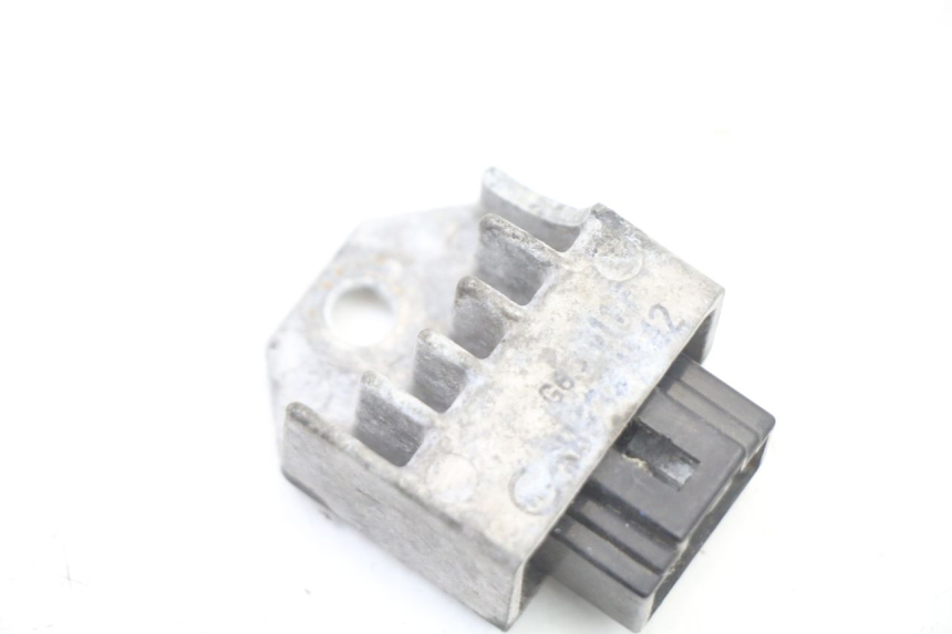 photo de SPANNUNGSREGLER PEUGEOT CITYSTAR 50 (2013 - 2017) - Detailansicht des Bauteils