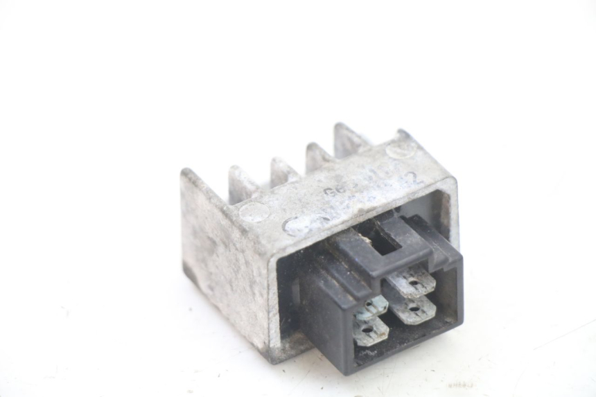 photo de SPANNUNGSREGLER PEUGEOT CITYSTAR 50 (2013 - 2017) - Zoom auf Gebrauchszustand