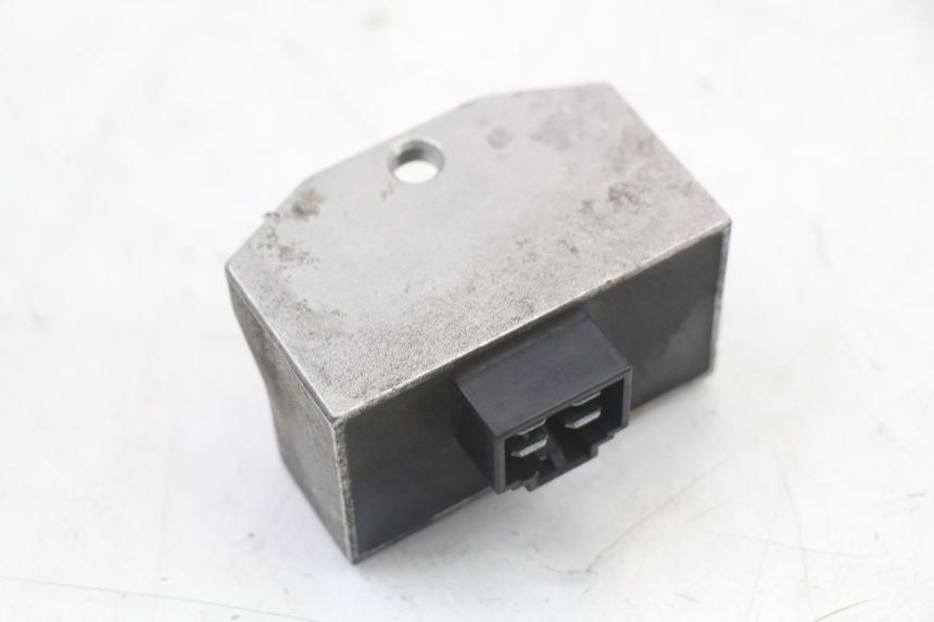 photo de REGLER LICHTMASCHINE PEUGEOT DJANGO 125 (2014 - 2017) - Alternative Perspektive