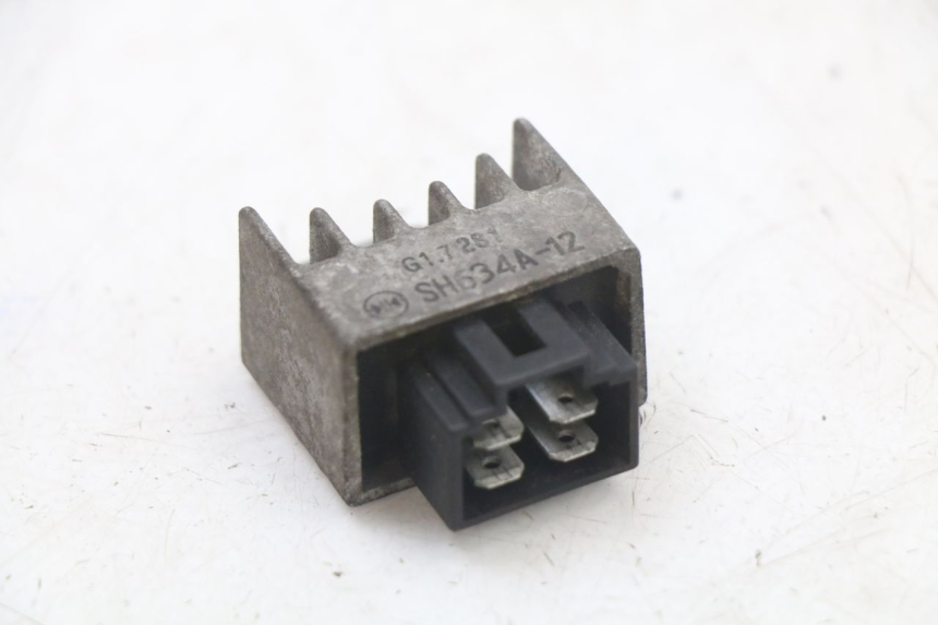 photo de LICHTMASCHINENREGLER PEUGEOT ELYSTAR 50 (2002 - 2014) - Detailansicht des Bauteils