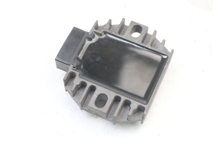 photo de REGLER LICHTMASCHINE PIAGGIO BEVERLY 125 (1998 - 2005) - Alternative Perspektive