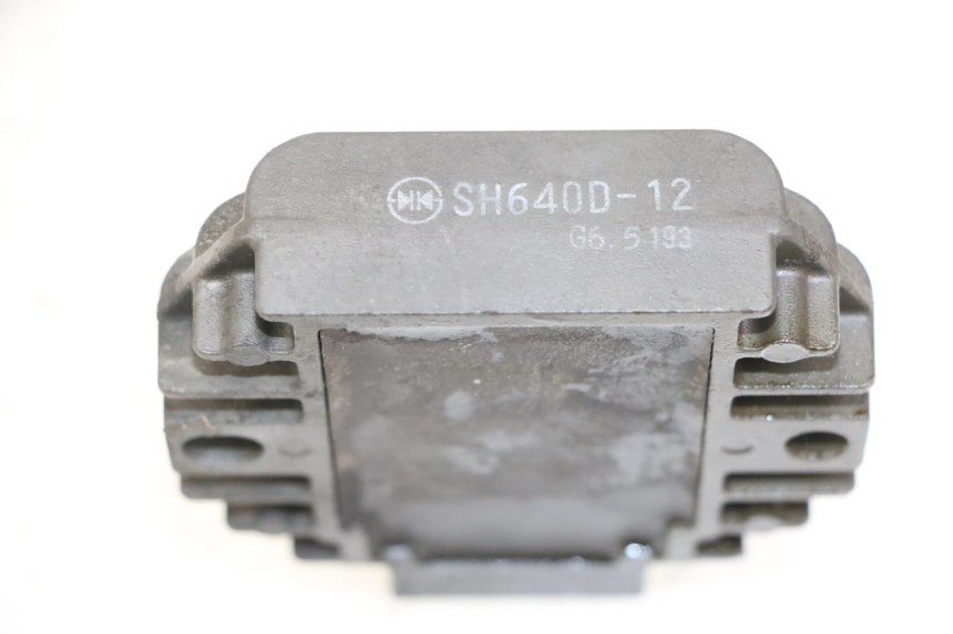 photo de SPANNUNGSREGLER PIAGGIO MP3 125 (2006 - 2014) - Zoom auf Gebrauchszustand