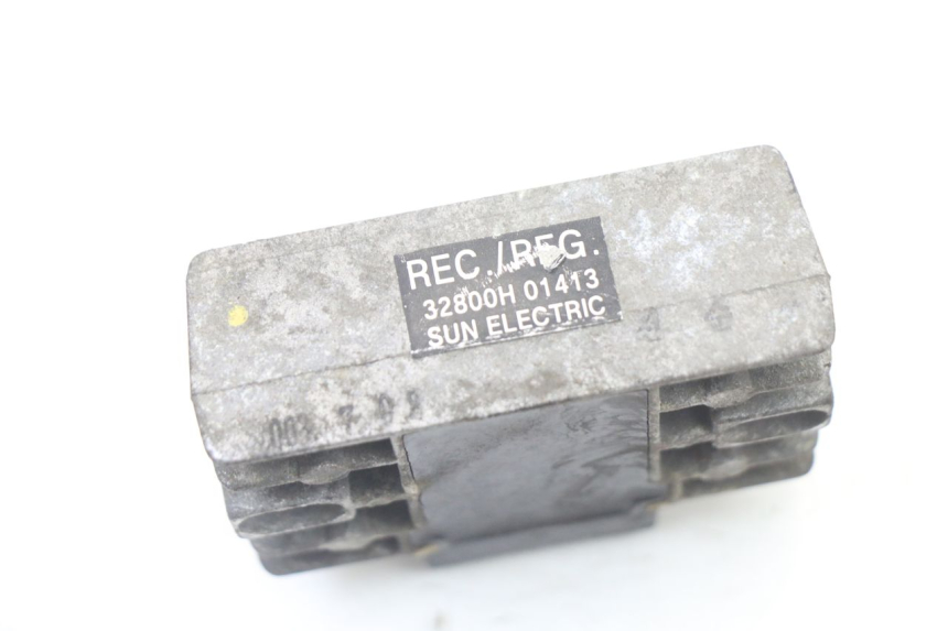 photo de SPANNUNGSREGLER PIAGGIO VESPA GRANTURISMO 125 (2003 - 2007) - Technische Nahaufnahme