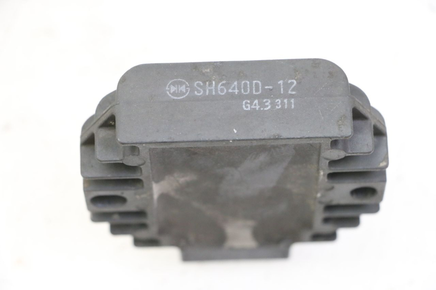 photo de REGLER LICHTMASCHINE PIAGGIO VESPA GRANTURISMO 200 (2004 - 2005) - Zoom auf Gebrauchszustand