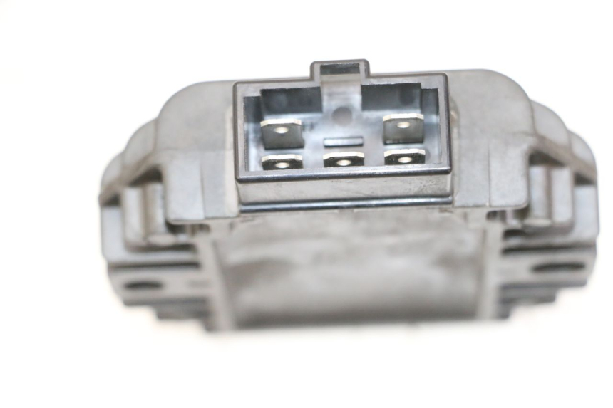 photo de REGLER LICHTMASCHINE PIAGGIO VESPA LX 150 (2005 - 2013) - Zoom auf Gebrauchszustand