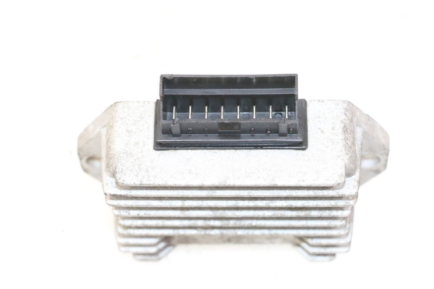 photo de SPANNUNGSREGLER PIAGGIO VESPA S 2T 50 (2007 - 2014) - Detailansicht des Bauteils