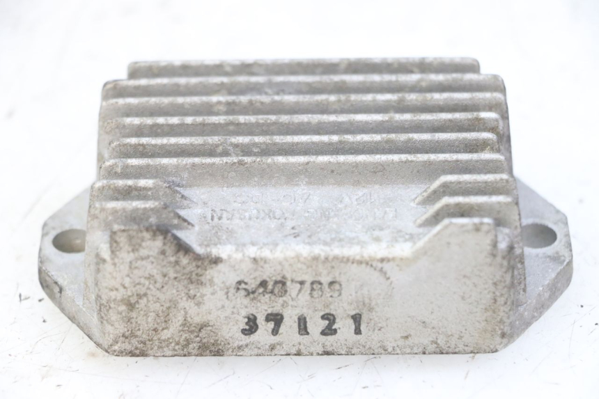 photo de SPANNUNGSREGLER PIAGGIO VESPA S 2T 50 (2007 - 2014) - Alternative Perspektive