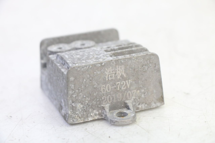 photo de REGLER LICHTMASCHINE EFUN PUSA 1 - Alternative Perspektive