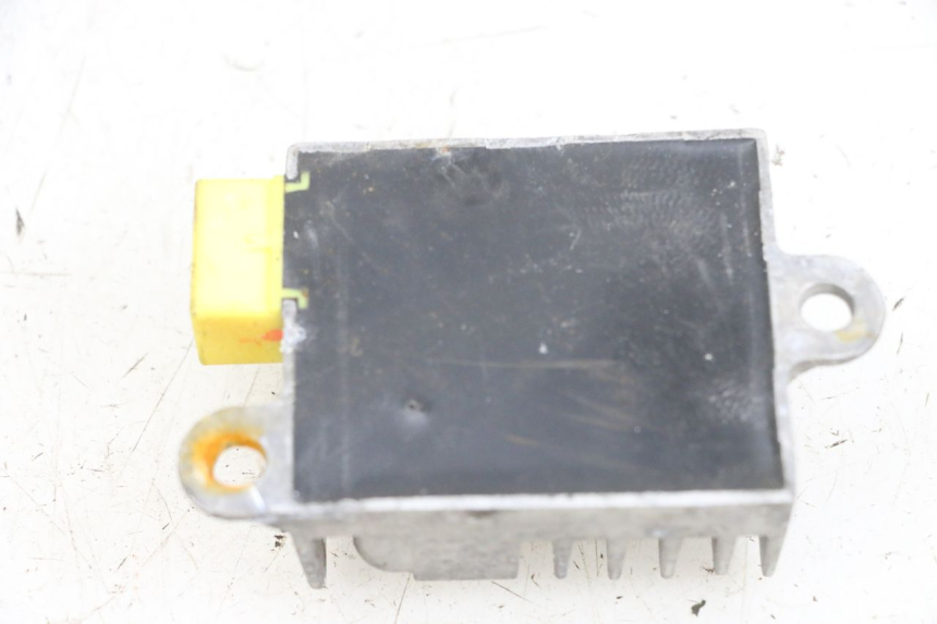 photo de REGLER LICHTMASCHINE EFUN PUSA 1 - Technische Nahaufnahme