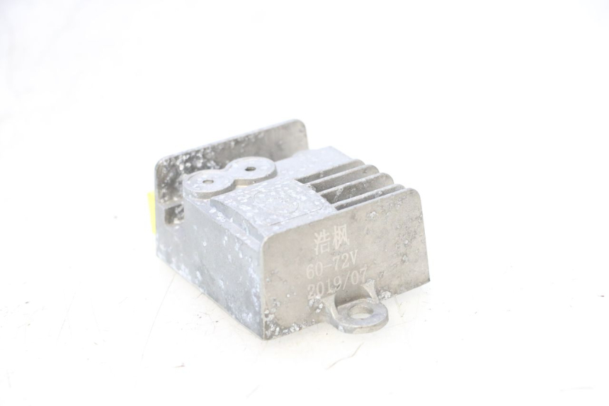 photo de REGLER LICHTMASCHINE EFUN PUSA 1 - Alternative Perspektive