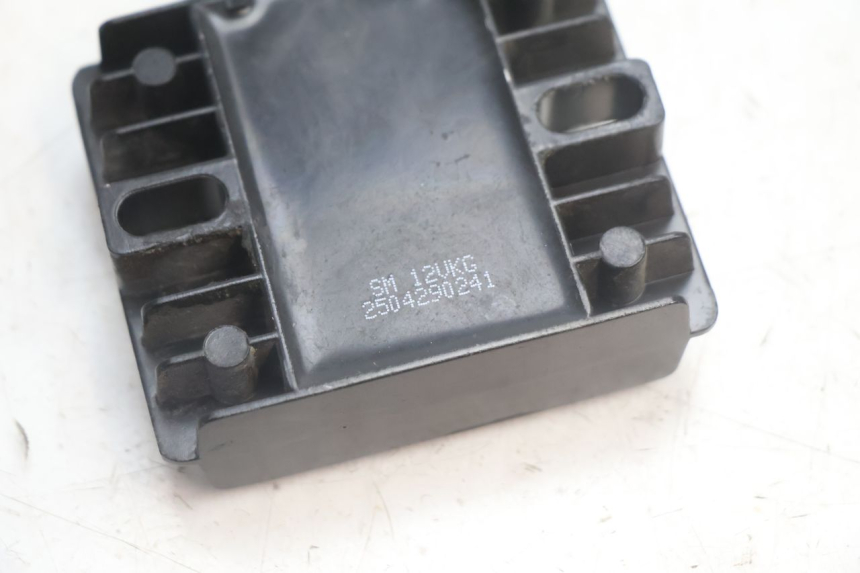 photo de REGLER LICHTMASCHINE JM MOTORS R-MAX TECH 50 (2024 - 2026) - Zoom auf Gebrauchszustand