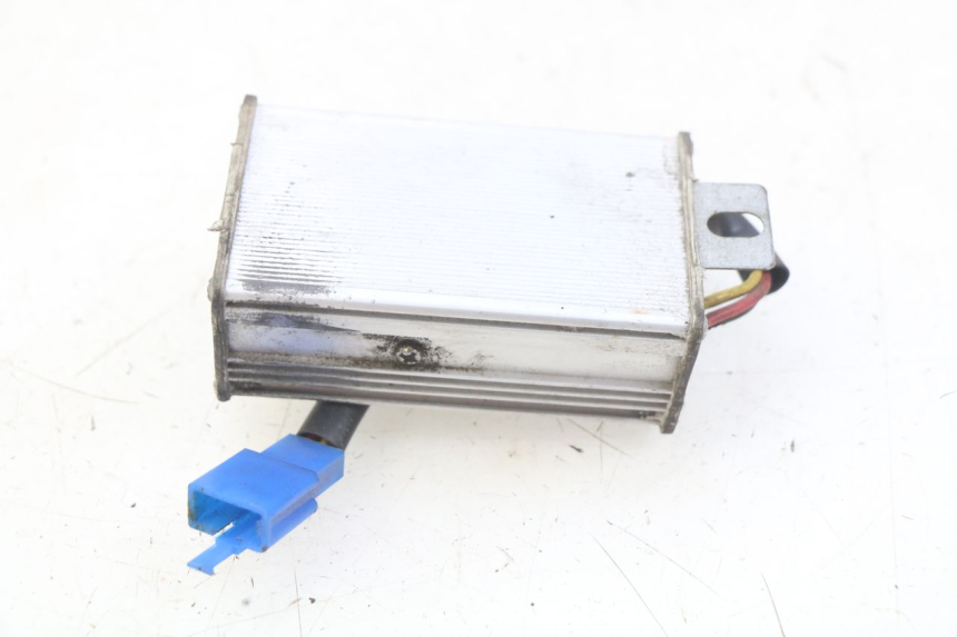 photo de LICHTMASCHINENREGLER RED ELECTRIC RED E PRO 1 (2017 - 2019) - Alternative Perspektive