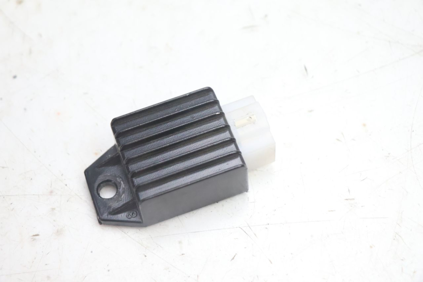 photo de LADEREGLER APOLLO RFZ 150 - Detailansicht des Bauteils