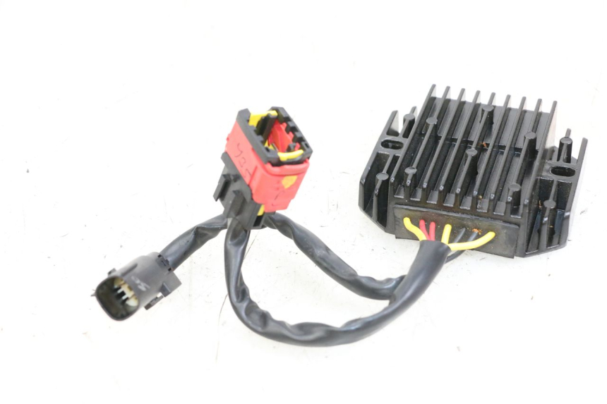 photo de REGLER LICHTMASCHINE ROYAL ENFIELD CONTINENTAL GT 650 (2019 - 2024) - Gesamtansicht des Produkts