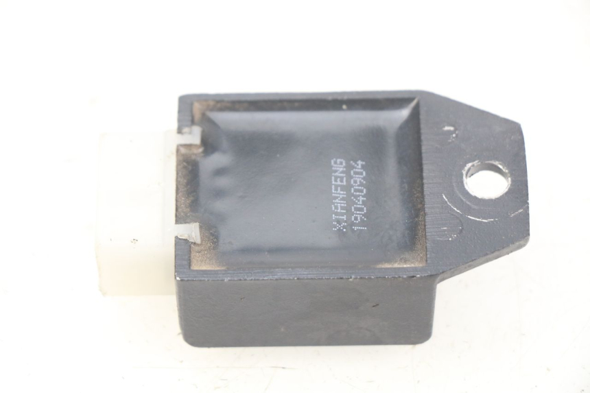 photo de SPANNUNGSREGLER APOLLO RXF 125 - Zoom auf Gebrauchszustand