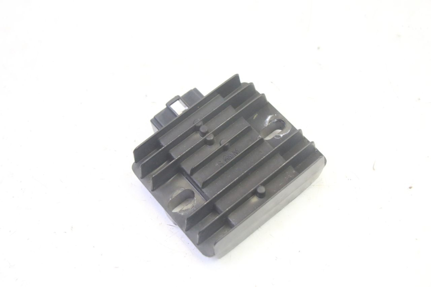 photo de REGLER LICHTMASCHINE JM MOTORS SANTANA EVO 50 (2024 - 2026) - Detailansicht des Bauteils