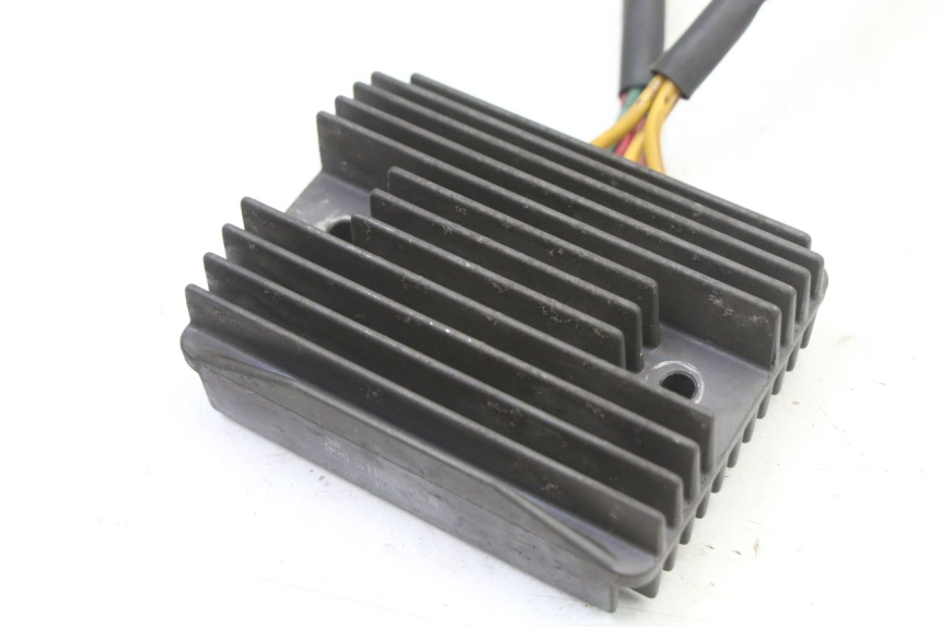 photo de SPANNUNGSREGLER PEUGEOT SATELIS COMPRESSOR K15 125 (2006 - 2009) - Detailansicht des Bauteils