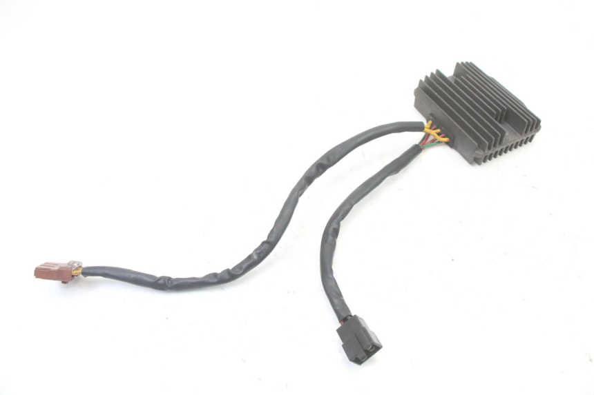 photo de SPANNUNGSREGLER PEUGEOT SATELIS COMPRESSOR K15 125 (2006 - 2009) - Zoom auf Gebrauchszustand