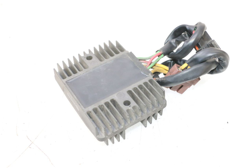 photo de SPANNUNGSREGLER PEUGEOT SATELIS COMPRESSOR K15 125 (2006 - 2009) - Detailansicht des Bauteils