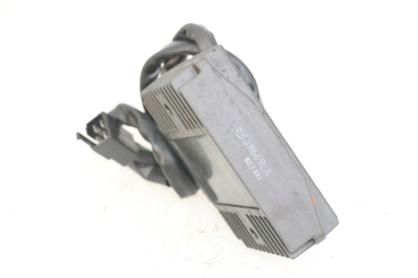 photo de REGLER LICHTMASCHINE PEUGEOT SATELIS 125 (2013 - 2018) - Zoom auf Gebrauchszustand