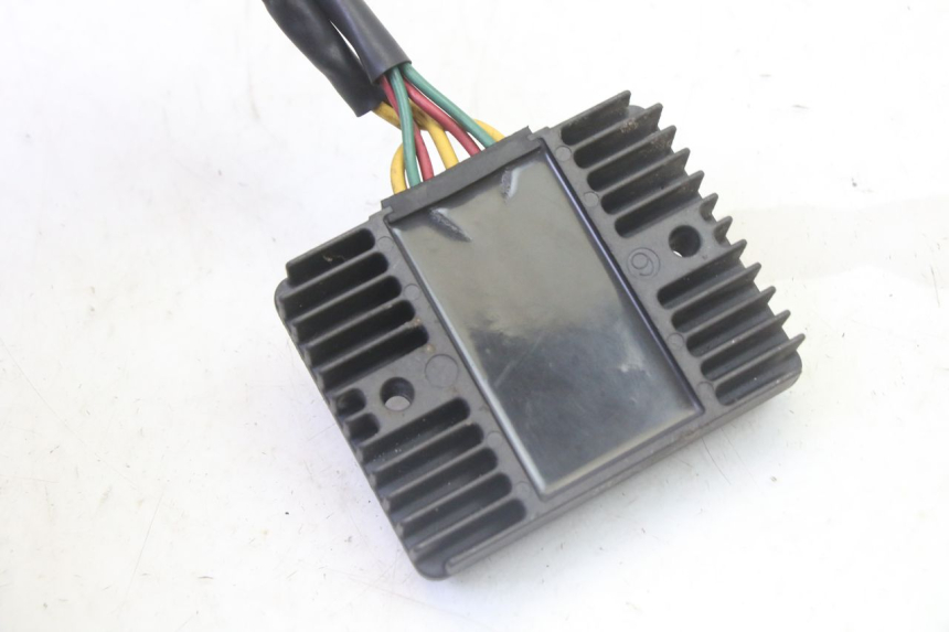 photo de REGLER LICHTMASCHINE PEUGEOT SATELIS 125 (2013 - 2018) - Technische Nahaufnahme